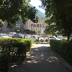 Park Lake Mall Apartment